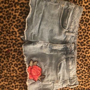 Rose patch shorts